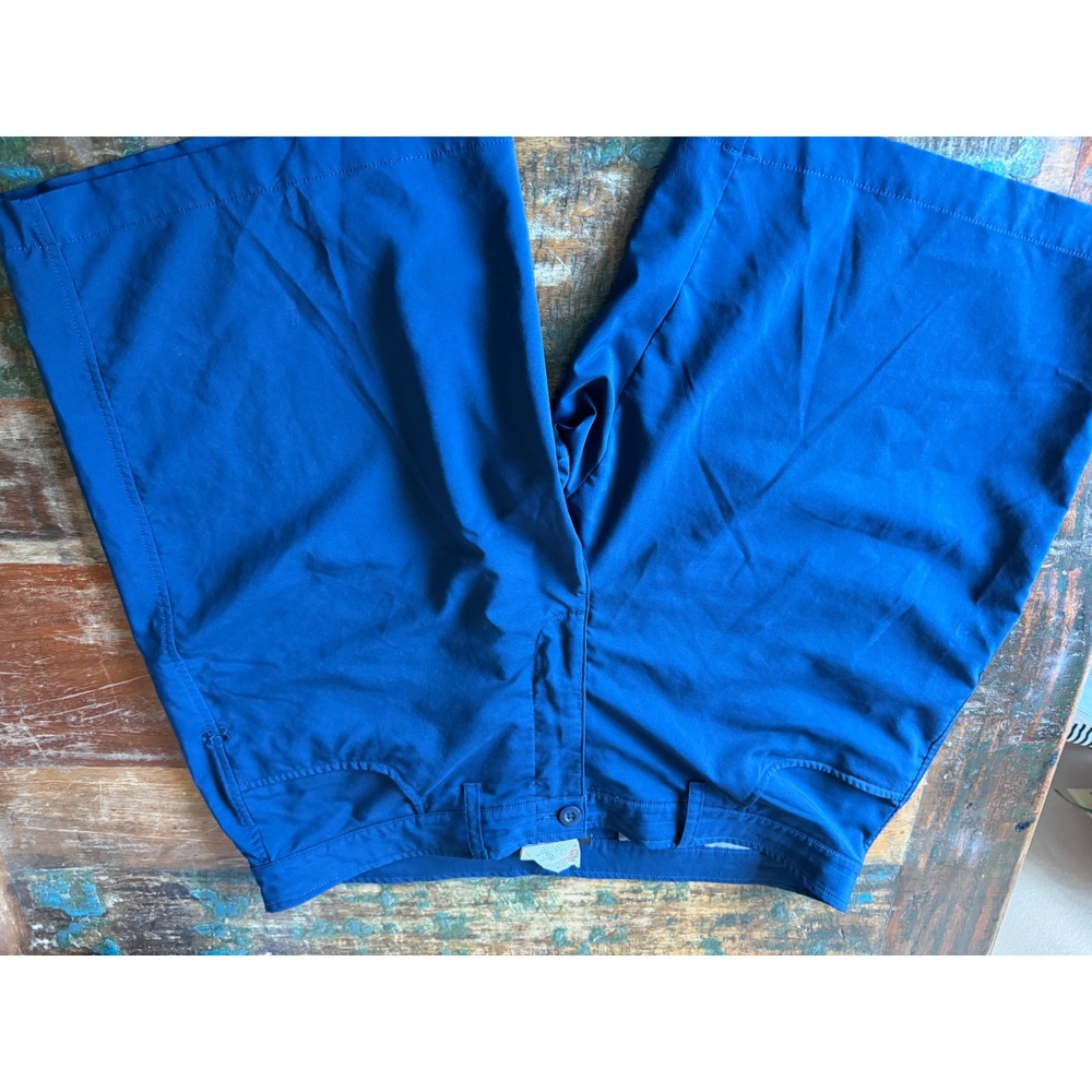 Men's size 40 under armour loose navy shorts 11 in inseam - Picture 1 of 3